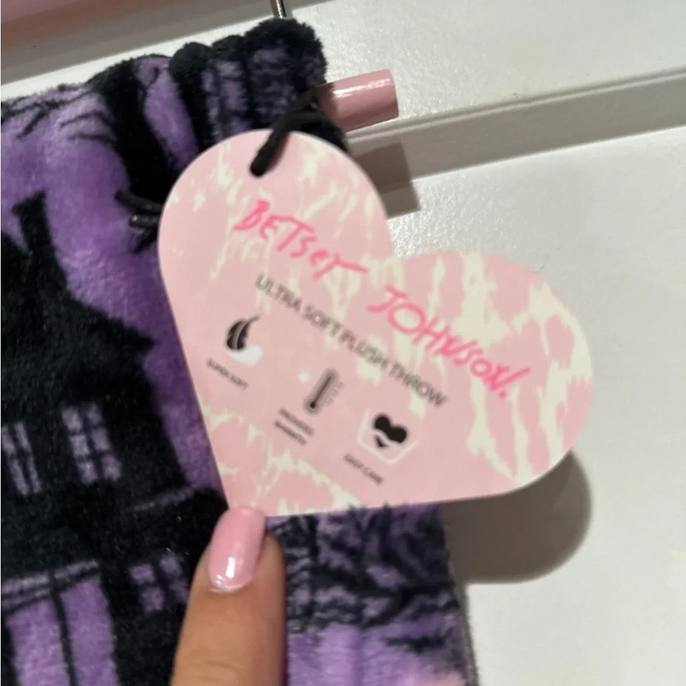 Betsey Johnson Viral Halloween Throw